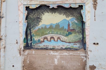 نقاشی‌های دیواری به جای مانده در خانه‌های قدیمی