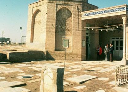 دو تصویر نادر از مقبره امامزاده شاه ابراهیم ــ ۱۹۸۴