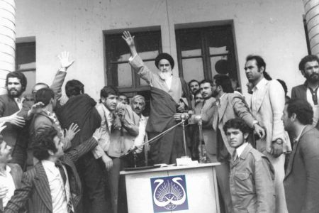 💢 تصویری از حضور امام خمینی(ره) در دبیرستان حکیم نظامی